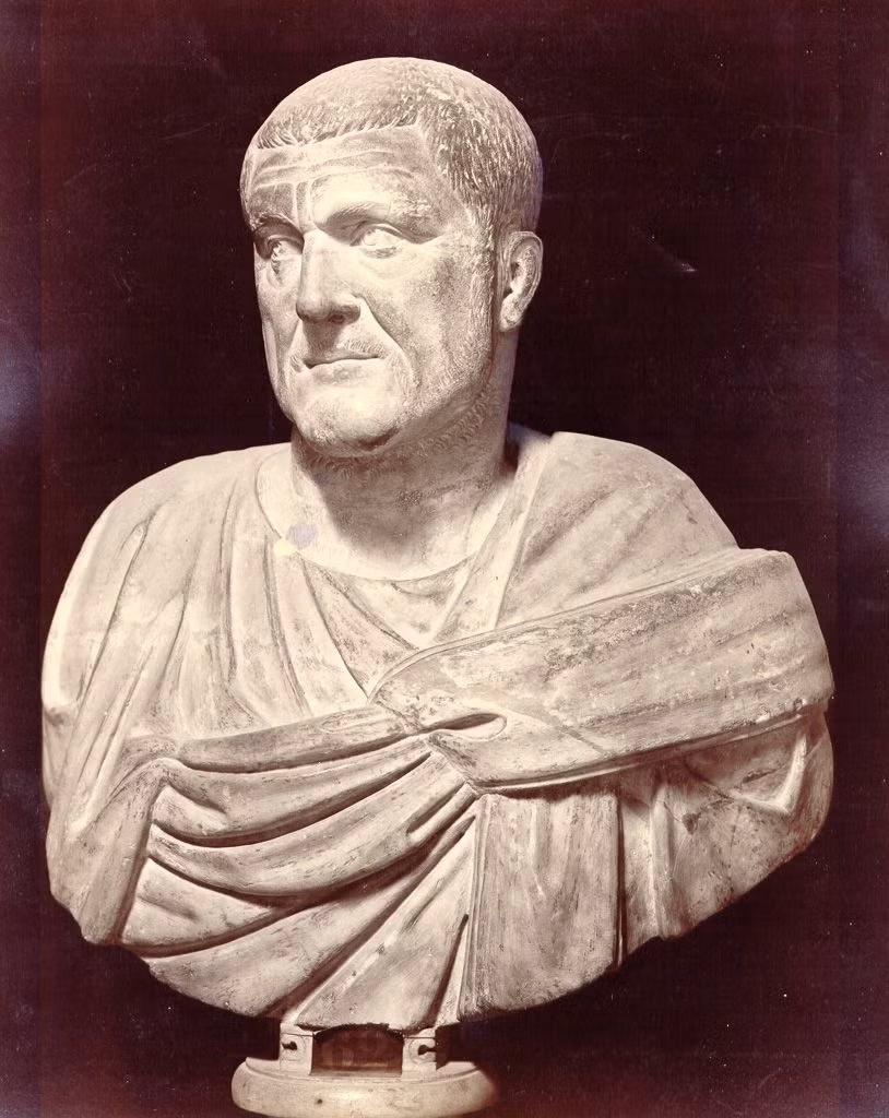 Với sự hậu thuẫn của quân đội, ông đã cho quân sĩ vây bắt và giết chết hoàng đế Alexander. Sao đó, ông được các binh lính dưới quyền tôn lên làm hoàng đế.