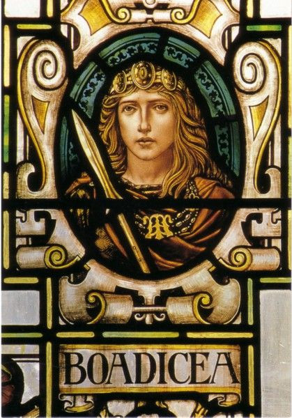 Nhưng người La Mã đã tận dụng khoảng trống quyền lực này để tiến hành cuộc xâm lược vùng đất của người Iceni. Quân La Mã đã biến người Iceni thành nô lệ và cưỡng hiếp hai người con gái của Boudica.
