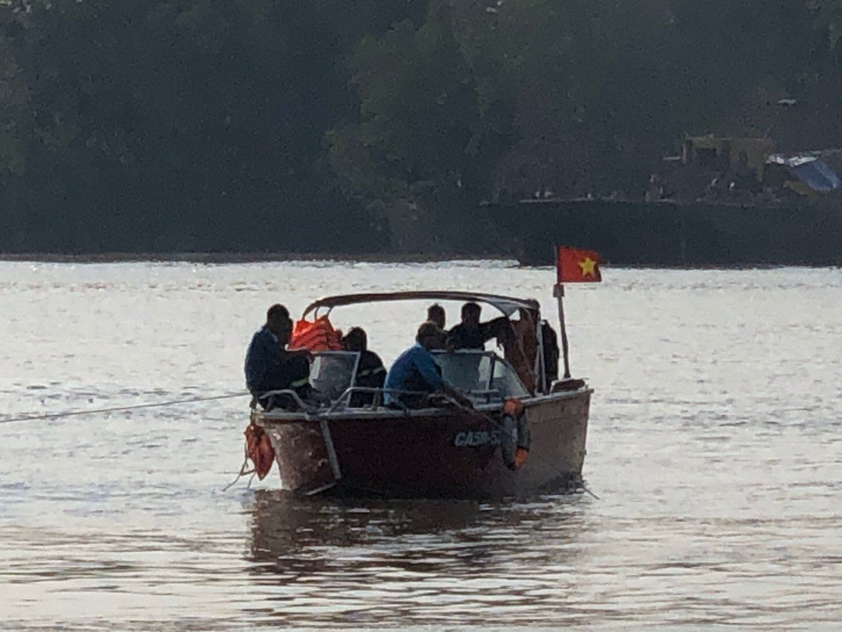 Vu 3 tho lan mat tich khi truc vot tau chim: Tim thay thi the thu 2