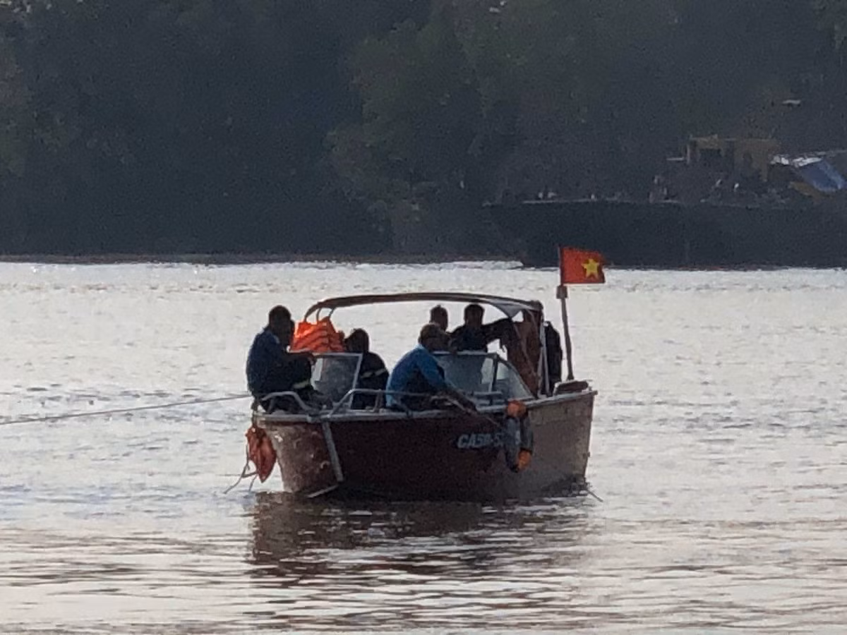 Vu 3 tho lan mat tich khi truc vot tau chim: Tim thay thi the thu 2