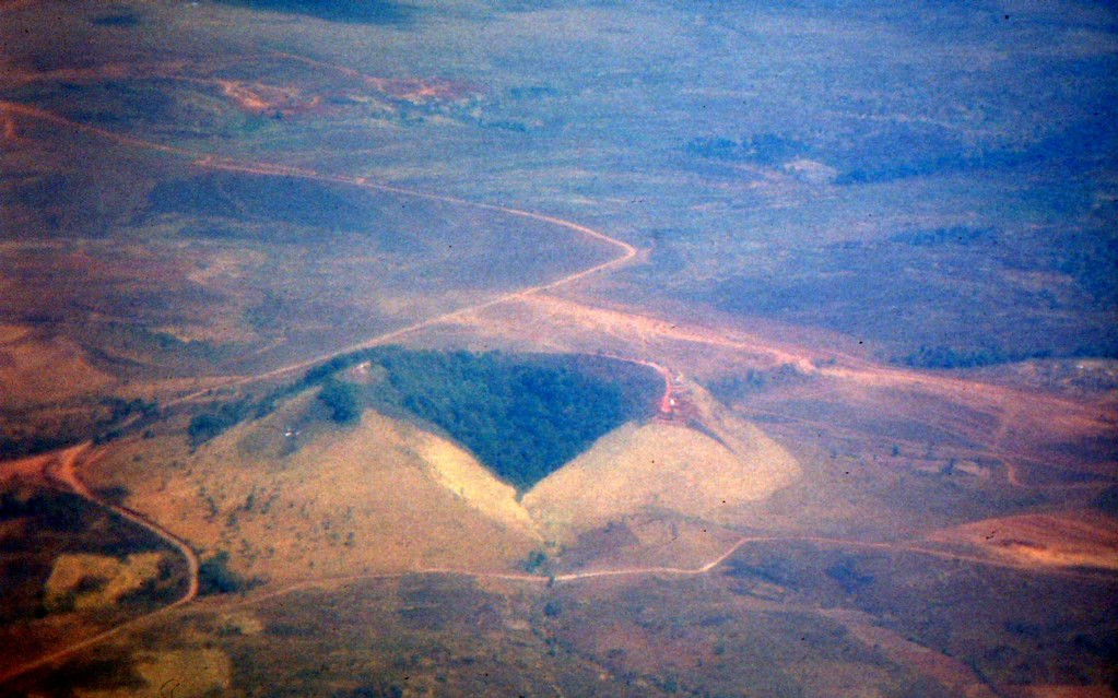 Núi Hàm Rồng, một núi lửa cổ xưa của Pleiku.