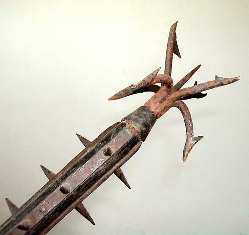 Sodegarami không phải là một vũ khí sát thương mà thường được dùng để khống chế mục tiêu bằng cách làm rối trang phục, thường là kimono.