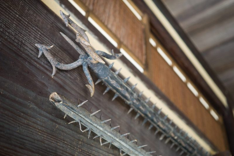 Tới cuối thế kỷ 19, khi Âu phục và các công cụ hỗ trợ hiện đại xuất hiện, vai trò lịch sử của sodegarami trong lực lượng chấp pháp Nhật Bản đã đi đến hồi kết.