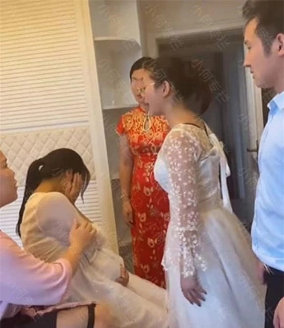 Bị bà bầu ngồi lên giường cưới, cô dâu nổi trận lôi đình - Hình 3 Bi ba bau ngoi len giuong cuoi, co dau noi tran loi dinh-Hinh-3