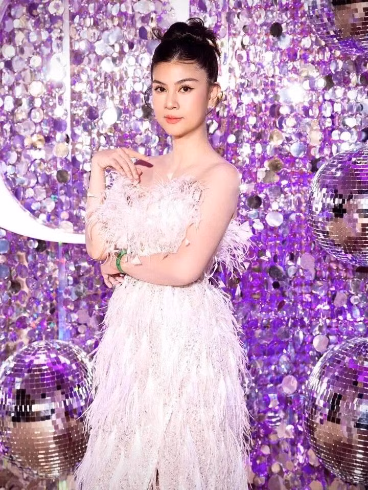 Nhan sac tre trung, xinh dep tuoi U50 cua ba hoang phong ve Kim Thu