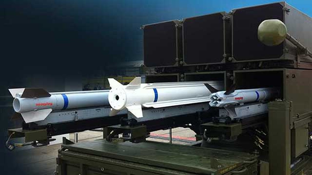  IRIS-T SLM đã nhận được thiết bị nhắm mục tiêu bằng laser trong gói nâng cấp mới nhất, mặc dù việc hướng dẫn tên lửa không dựa vào tia laser. Thay vào đó, đạn sử dụng kết hợp các tham số để xác định đối tượng, không chỉ riêng dấu hiệu nhiệt.