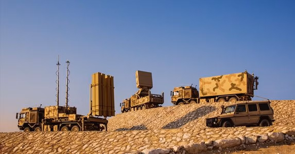 Tên lửa dẫn đường bằng laser có thể đánh chặn nhiều loại mục tiêu trên không. Phương thức này giúp đạn theo dõi đối tượng và đi theo chùm tia laser hướng vào mục tiêu, mang lại độ chính xác lớn.