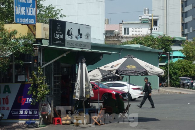 Bat Giam doc cung 10 nhan vien Trung tam Dang kiem 50-05V-Hinh-2