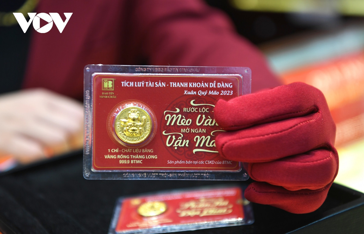 Còn ai có ý định mua đầu tư thì nên chọn những sản phẩm vàng phù hợp, cửa hàng uy tín và tìm hiểu nguồn thông tin thị trường trong và ngoài nước.