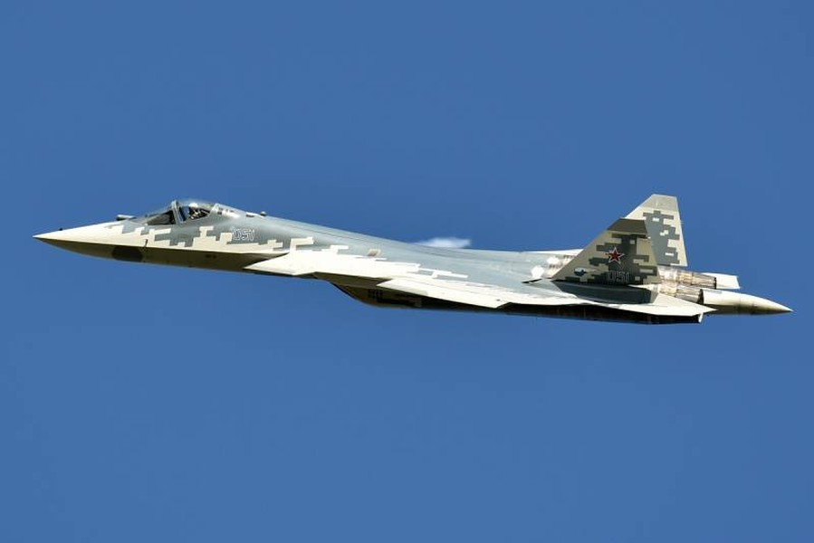 Tuy nhiên khí tài này được coi là một trong những hệ thống tác chiến điện tử tiên tiến nhất trên thế giới và mang lại lợi thế đáng kể cho tiêm kích tàng hình Su-57 trong các tình huống chiến đấu.