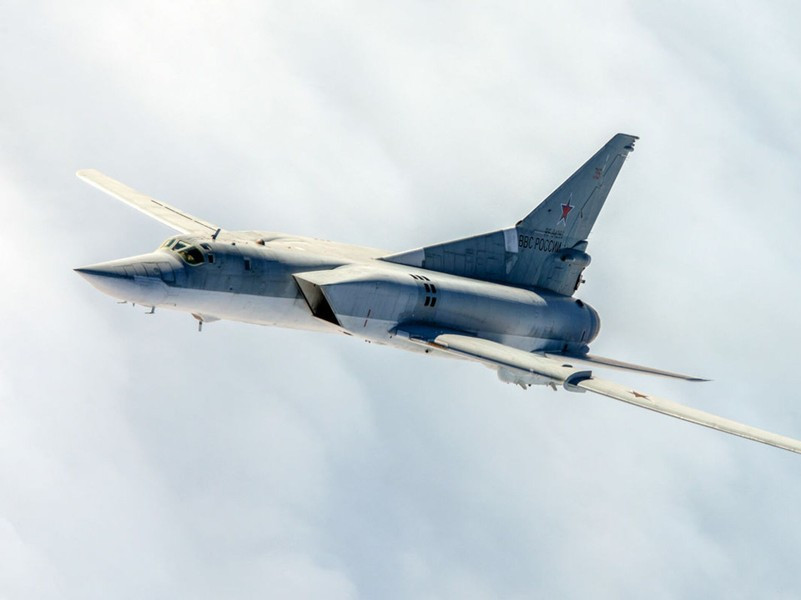  Do không phụ thuộc vào hệ thống định vị vệ tinh GPS hay GLONASS mà thông qua đầu dò radar chủ động, cho nên khả năng gây nhiễu đối với tên lửa Kh-32 là rất khó.