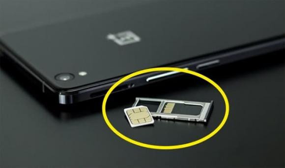 Khong may dien thoai bi uot hoac roi xuong nuoc, lam ngay 4 buoc nay-Hinh-2