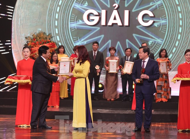 Chu tich Quoc hoi: Bao chi tich cuc dau tranh phong, chong tham nhung, tieu cuc-Hinh-4