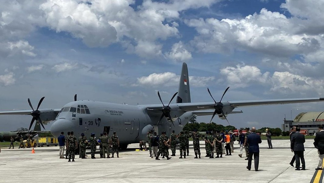 Được biết Bộ Ngoại giao Mỹ đã chấp thuận việc bán máy bay và thiết bị liên quan cho Australia. Dự kiến Canberra sẽ chi tới 6,6 tỷ USD (9,8 tỷ AUD) để mua 20 chiếc C-130J Super Hercules.