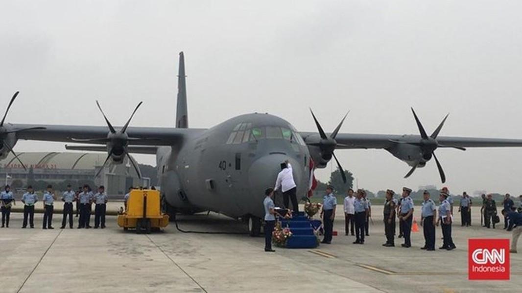 Cuối cùng, Canberra quyết định rằng C-130J Super Hercules là máy bay vận tải hạng trung tốt nhất cho nhu cầu của Lực lượng Không quân Hoàng gia Australia, nó đã vượt qua đối thủ nặng ký nhất là chiếc Airbus A400M của châu Âu.