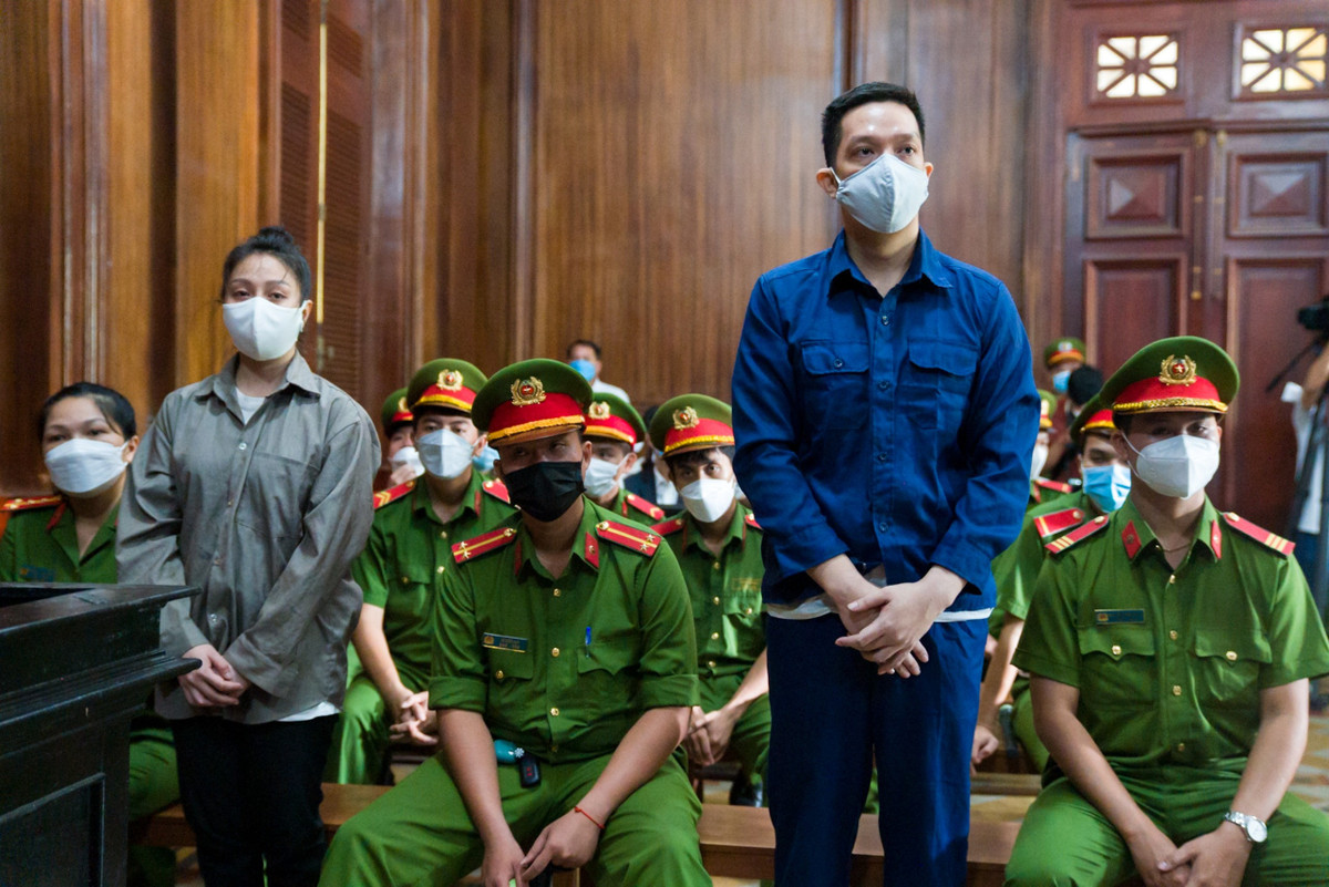 Bao hanh be gai tu vong, cha va nguoi tinh hau toa phuc tham