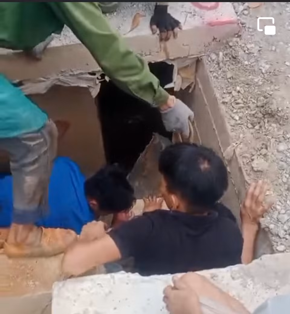 Nu dieu duong cap cuu 115 roi xuong ho sau thi cong