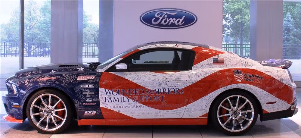 500.000 USD là số tiền thu được từ việc đấu giá chiếc xe 2012 Shelby GT500. Số tiền này được ủng hộ cho quỹ hỗ trợ gia đình thương binh.