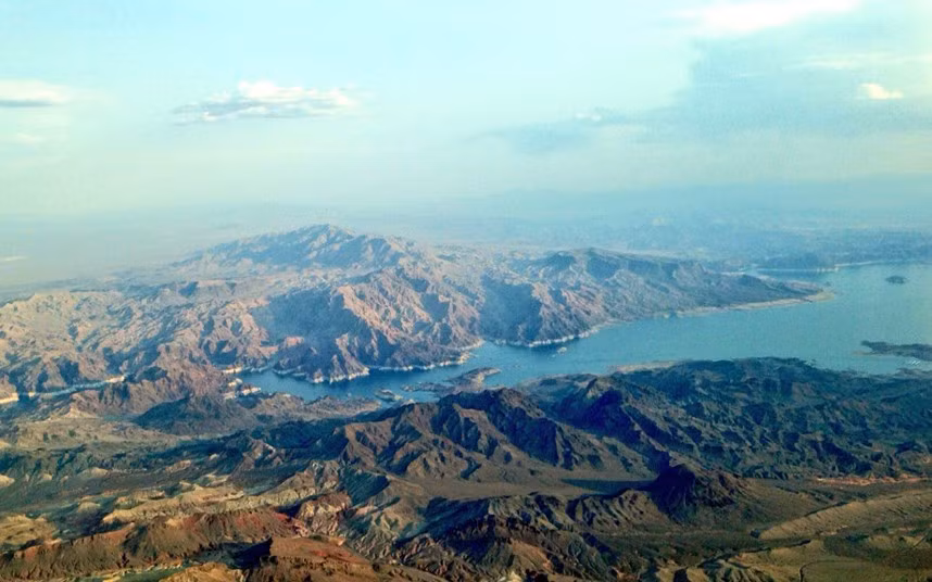 Hồ Mead ở đông Las Vegas, Mỹ.