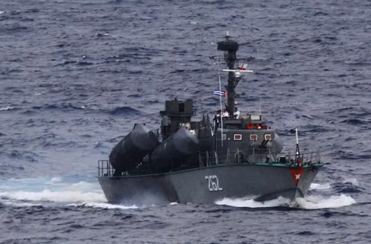 Hải quân Cuba còn khoảng 6 chiếc tàu tên lửa cao tốc Osa II (4 tên lửa chống tàu P-15 Termit) còn trong trang bị.