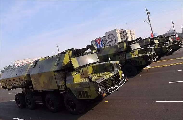 Cuba cũng có trong tay một số lượng nhỏ tổ hợp tên lửa phòng thủ bờ biển 4K51 Rubezh có thể tiêu diệt mục tiêu trong phạm vi 120km trở xuống.