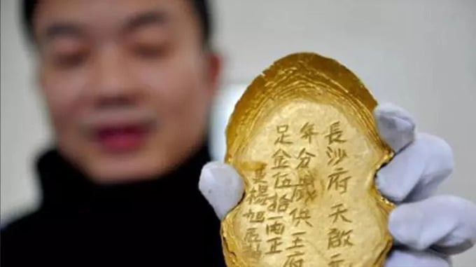 Kho báu bằng vàng dưới sông, hút nước 4 tháng liên tục mới lấy được - Hình 4 Kho bau bang vang duoi song, hut nuoc 4 thang lien tuc moi lay duoc-Hinh-4