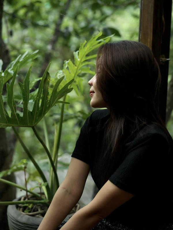 ới đây, Lưu Hương Giang lại khiến khán giả quan tâm khi Lã Thanh Huyền lên tiếng động viên đàn chị. Khi chia sẻ ảnh 2 chị em, mỹ nhân họ Lã viết: "Người phụ nữ thành công không chỉ kể đến những gì họ đã đạt được mà phải kể đến những gì họ đã trải qua". Dòng viết này nhận được sự quan tâm của khán giả, nhiều người dành những lời an ủi đến Lưu Hương Giang. Ai cũng mong muốn cuộc sống của nữ ca sĩ gốc Thành Nam hạnh phúc và bình yên hơn.