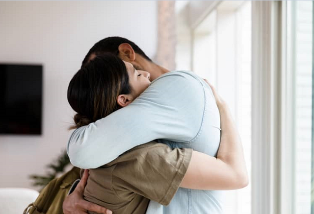 Di kham biet minh vo sinh, hoang mang khi vo cu sinh 3 con !-Hinh-2