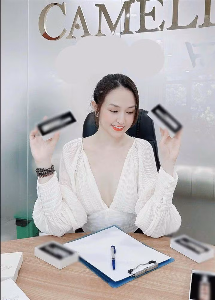 Ba xa Tuan Hung thang hang nhan sac, me style khoe them nguc quyen ru-Hinh-6