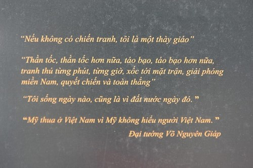 Cách đặt dấu chấm câu trong các bảng chú thích sai thứ tự.