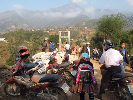 Cả xã Sơn Bình đang chìm trong cảnh tang thương khi tang chồng tang sau sự cố sập cầu treo Chu Va 6.