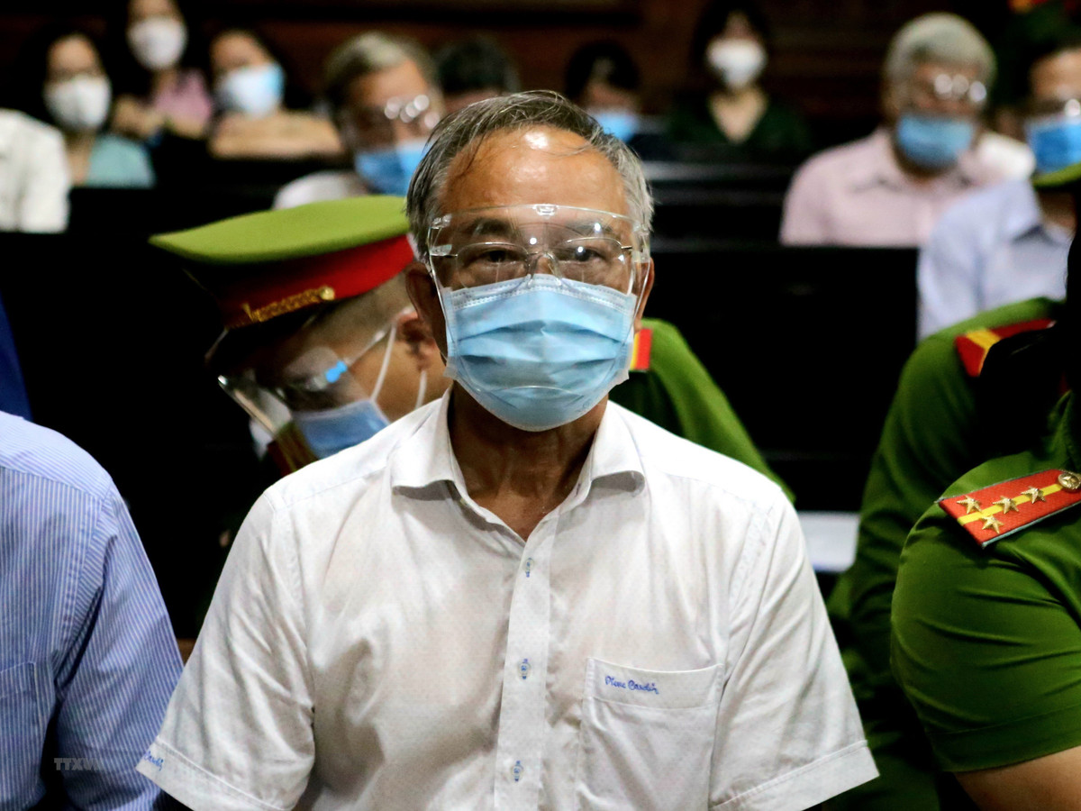 Ngày 2/12, TAND cấp cao tại TPHCM tuyên án phúc thẩm đối với 5 bị cáo trong vụ sai phạm liên quan đến khu đất vàng 8-12 Lê Duẩn (quận 1, TPHCM). Hội đồng xét xử (HĐXX) phúc thẩm bác kháng cáo, y án 8 năm tù đối với ông Nguyễn Thành Tài (cựu phó chủ tịch UBND TP.HCM) do những sai phạm mà ông gây ra trong quá trình công tác.