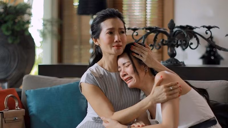 Con gai lay chong giau thang nao cung gui ve 5 trieu