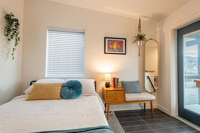 4 meo giup ban 'an gian' dien tich cho phong ngu nho-Hinh-6