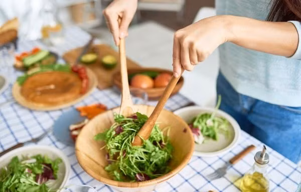 Nguyên tắc “vàng” trong chế biến thức ăn phòng tránh ngộ độc - Hình 6 Nguyen tac “vang” trong che bien thuc an phong tranh ngo doc-Hinh-6