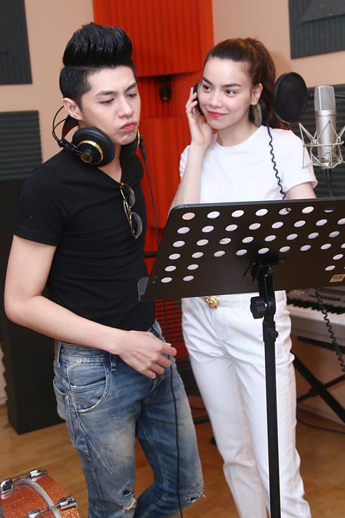 Ngoại hình Hồ Ngọc Hà - Noo Phước Thịnh thay đổi sau 8 năm - Hình 7 Ngoai hinh Ho Ngoc Ha - Noo Phuoc Thinh thay doi sau 8 nam-Hinh-7