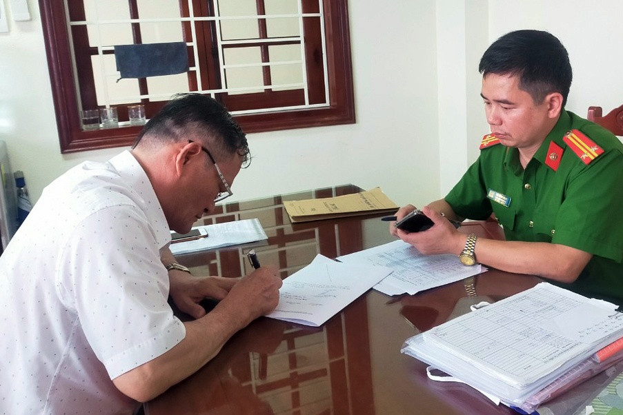 Giam doc Trung tam Y te thi xa Nghi Son bi khoi to