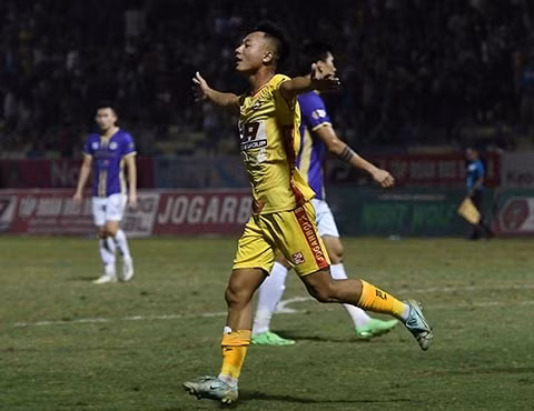 Vong 23 V.League 2022-2023: Ung vien ru nhau... hoa!