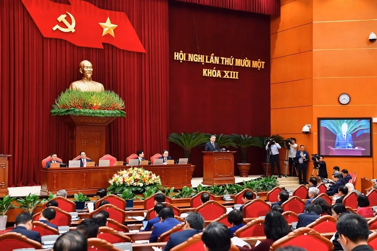 Trung uong cho y kien ve sap xep to chuc bo may cua he thong chinh tri