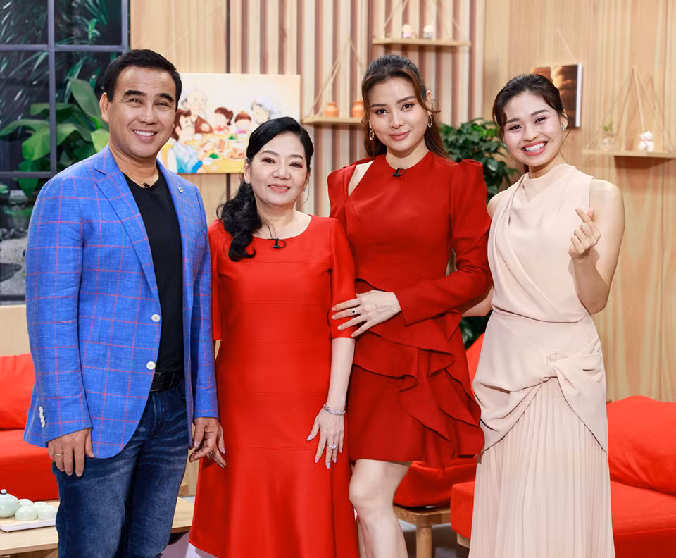 Phuong Trinh Jolie noi gi khien me chong roi nuoc mat?