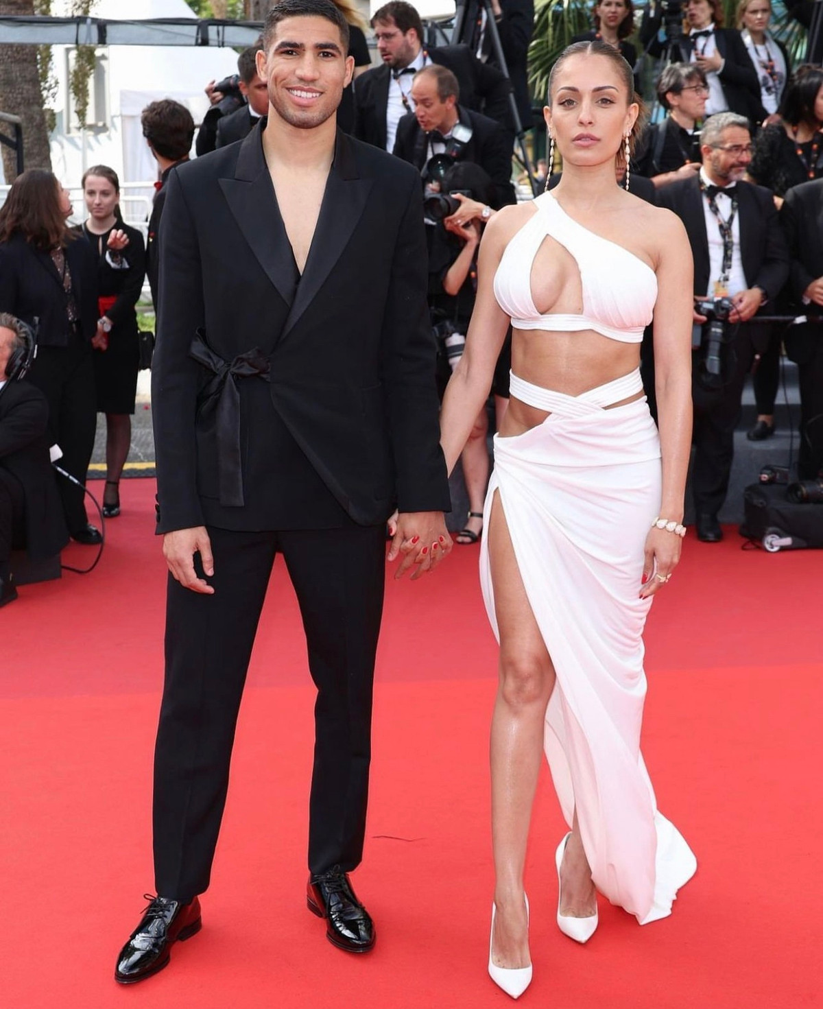 Đến đầu năm 2020, hậu vệ PSG tổ chức đám cưới bí mật với sự tham gia của gia đình và bạn bè thân thiết. Hiba bắt đầu theo chân Hakimi đến bất cứ đâu bóng đá đưa chàng cầu thủ tới.