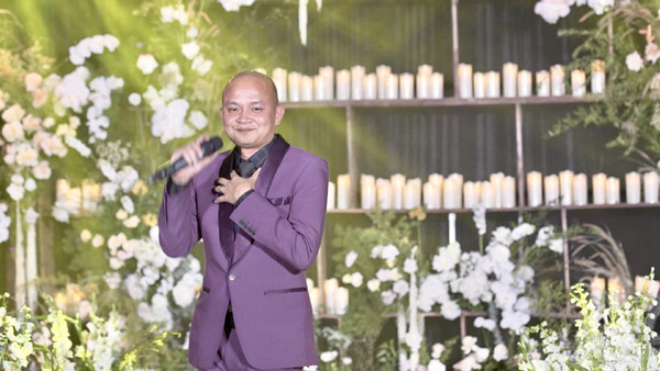 Bây giờ, dù sống cô đơn nhưng nghệ sĩ Xuân Nghĩa vẫn lạc quan và coi nghệ thuật là niềm an ủi của mình. Anh nói: "Nhiều khi những người làm nghệ thuật thì cô đơn cũng là một chất xúc tác để cho ra những tiểu phẩm hay".