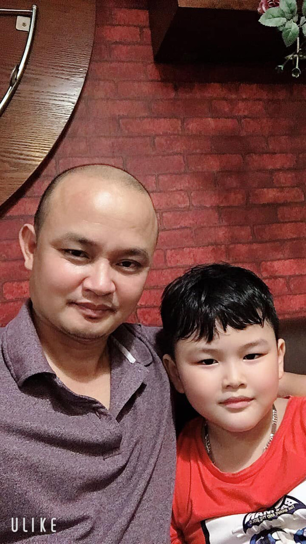 Nghệ sĩ Xuân Nghĩa hiện tại vẫn đắm say với nghệ thuật và luôn muốn cống hiến cho khán giả những sản phẩm hài chất lượng. Tuy nhiên đời tư của nam nghệ sĩ sinh năm 1978 lại không trọn vẹn như người anh nổi tiếng. Nghệ sĩ Xuân Nghĩa đã chia tay vợ từ cách đây nhiều năm. Hiện tại con trai đang sống cùng với vợ cũ, còn anh thì vẫn lẻ bóng. Thay vì buồn rầu, chán chường thì Xuân Nghĩa bận rộn chạy show, làm phim, cống hiến cho khán giả.