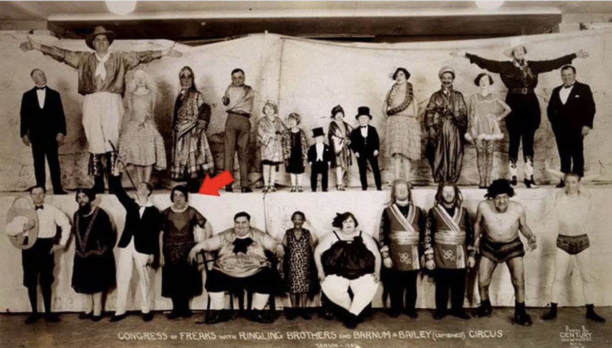 Ảnh hiếm và bi kịch của người phụ nữ xấu xí nhất thế giới - Hình 6 Anh hiem va bi kich cua nguoi phu nu xau xi nhat the gioi-Hinh-6