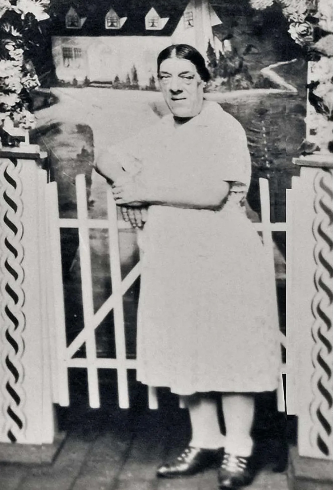 Ảnh hiếm và bi kịch của người phụ nữ xấu xí nhất thế giới - Hình 3 Anh hiem va bi kich cua nguoi phu nu xau xi nhat the gioi-Hinh-3