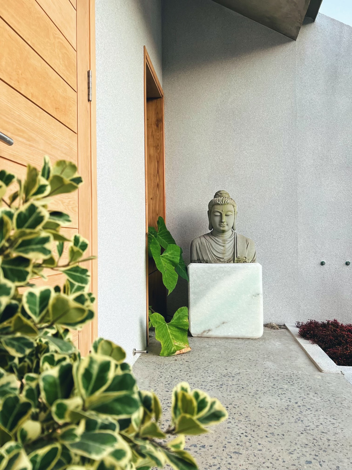 Ngoi nha chua lanh tam hon, decor bang nhieu tuong phat-Hinh-16