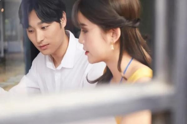 Dong nghiep cho vay 300 trieu roi de nghi toi ket hon de xoa no