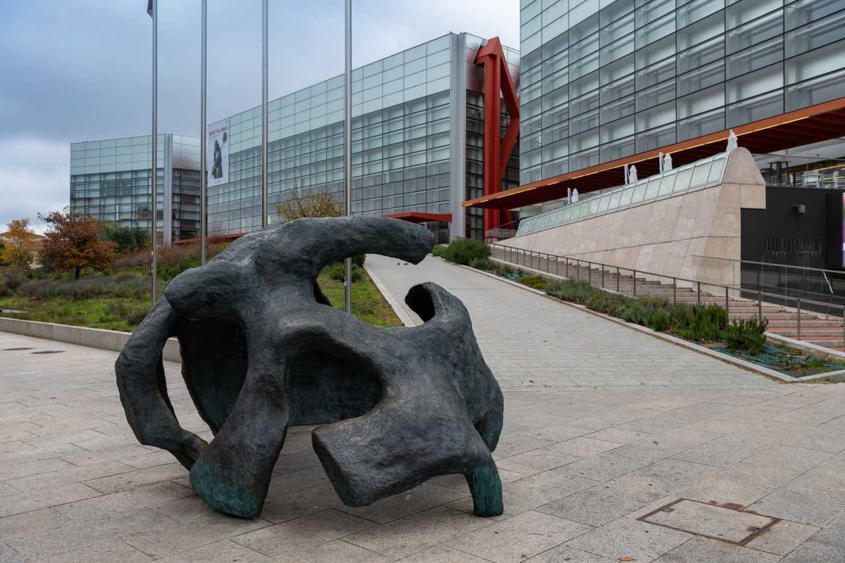  10. Bảo tàng tiến hóa loài người: Những người yêu thích khảo cổ học và quan tâm đến nguồn gốc của loài người có thể khám phá Bảo tàng Tiến hóa loài người. Nằm ở Burgos (Tây Ban Nha), bảo tàng này trưng bày những phát hiện từ các địa điểm khảo cổ của Atapuerca. Du khách có thể xem qua bộ sưu tập hơn 200 hóa thạch của loài người cổ đại và động vật. Khách tham quan cũng có thể tìm hiểu về các lý thuyết khoa học trong quá trình tiến hóa của loài người. 