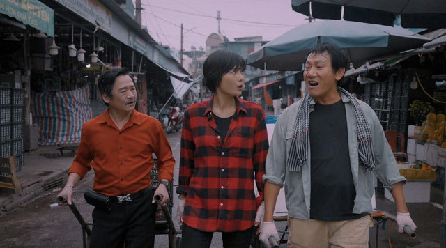 Hau truong Cuoc doi van dep sao: He lo phong tan hon cua Luyen-Hinh-4