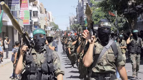 Chiến binh hồi giáo Hamas cầm trên tay khẩu RPG-7 lắp đạn chống tăng tandem.